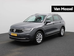 Volkswagen Tiguan - 1.5 TSI Life | Automaat | Navigatie | Stoel en Stuurwielverwarming | Automatische Airco |