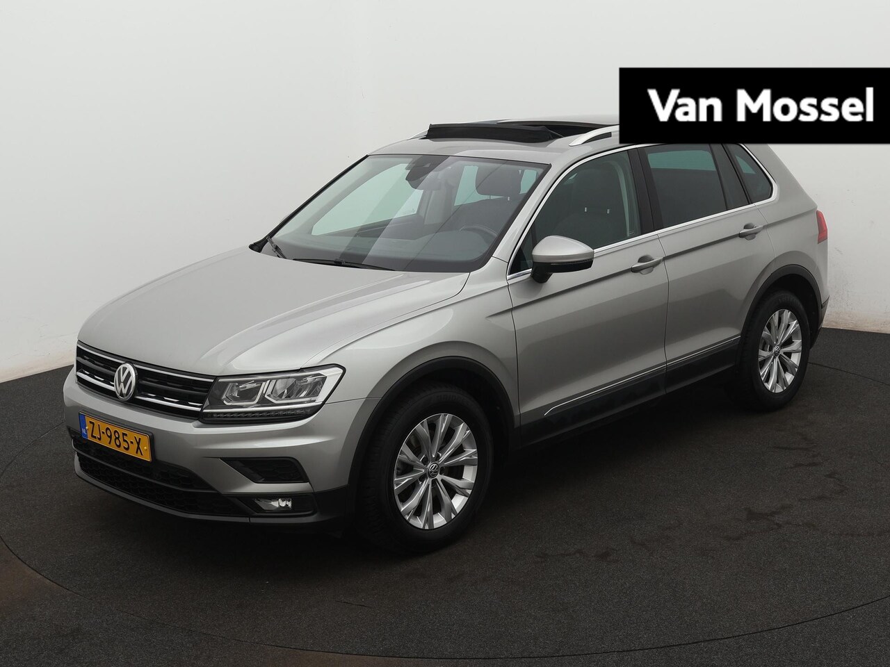 Volkswagen Tiguan - 1.5 TSI Comfortline Business | Stoelverwarming | Adaptive Cruise Control | Navigatie | Ele - AutoWereld.nl