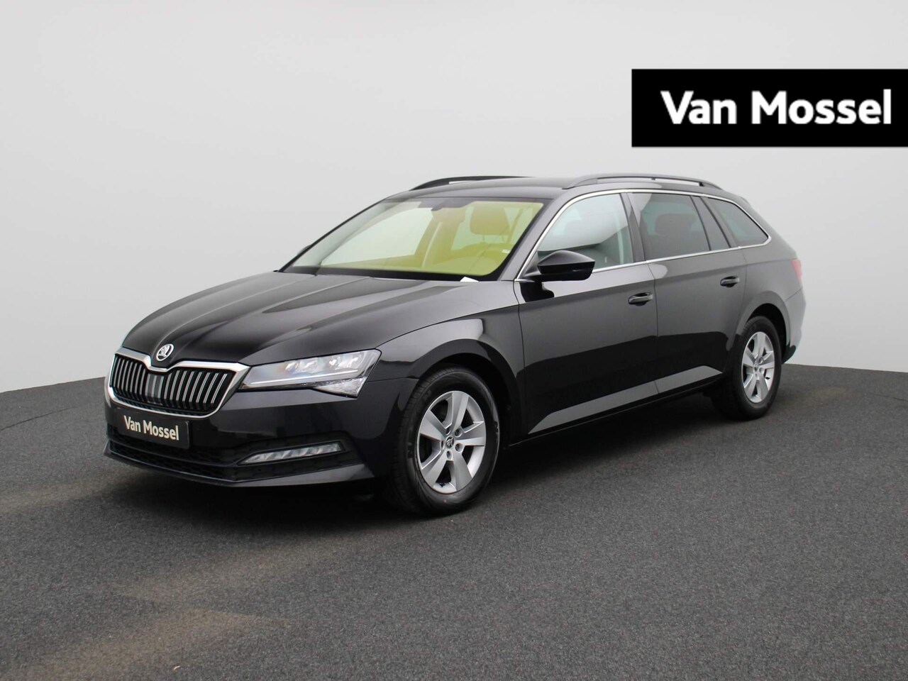 Skoda Superb - 1.6 TDI Ambition Business | NAVIGATIE | CLIMATE CONTROL | PARKEERSENSOREN | LMV | CAMERA | - AutoWereld.nl