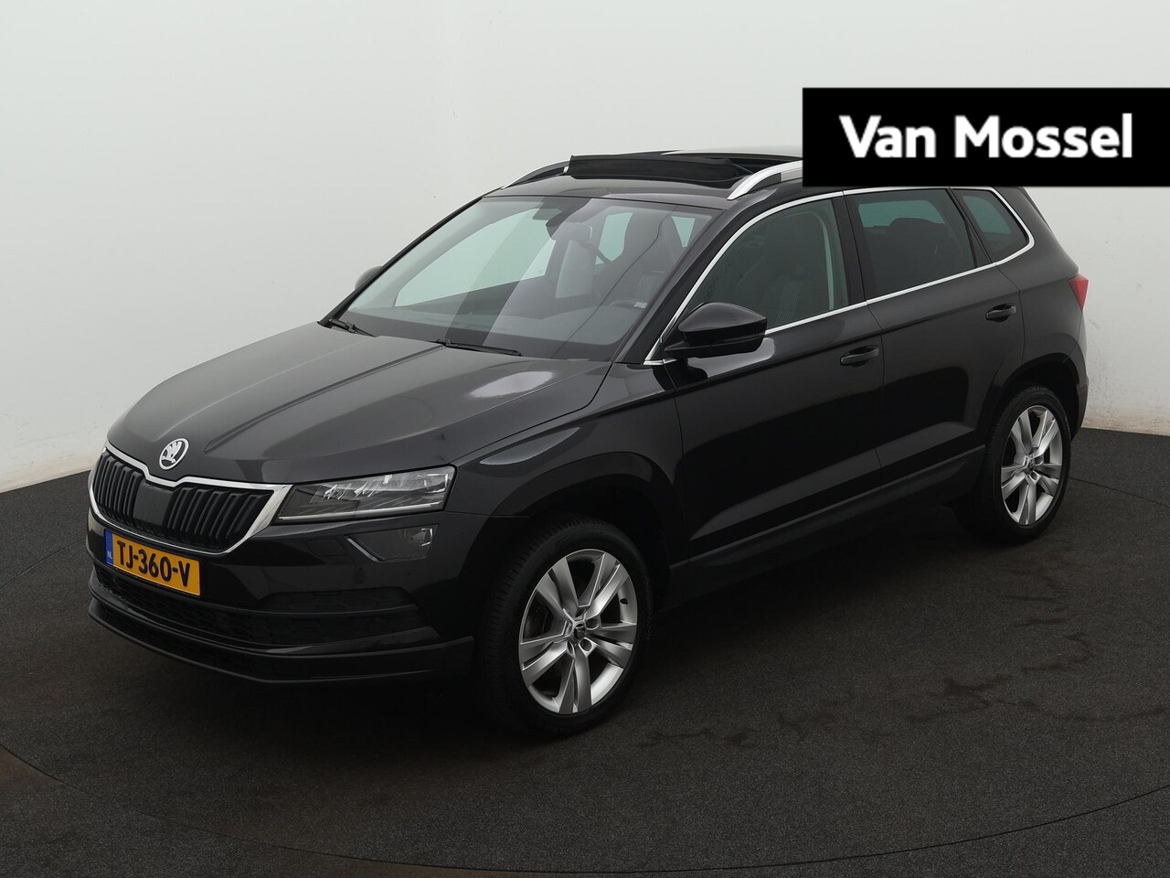 Skoda Karoq - 1.5 TSI ACT Style Business | PANORAMADAK | NAVIGATIE | STOELVERWARMING | CAMERA | ADAPTIEF - AutoWereld.nl