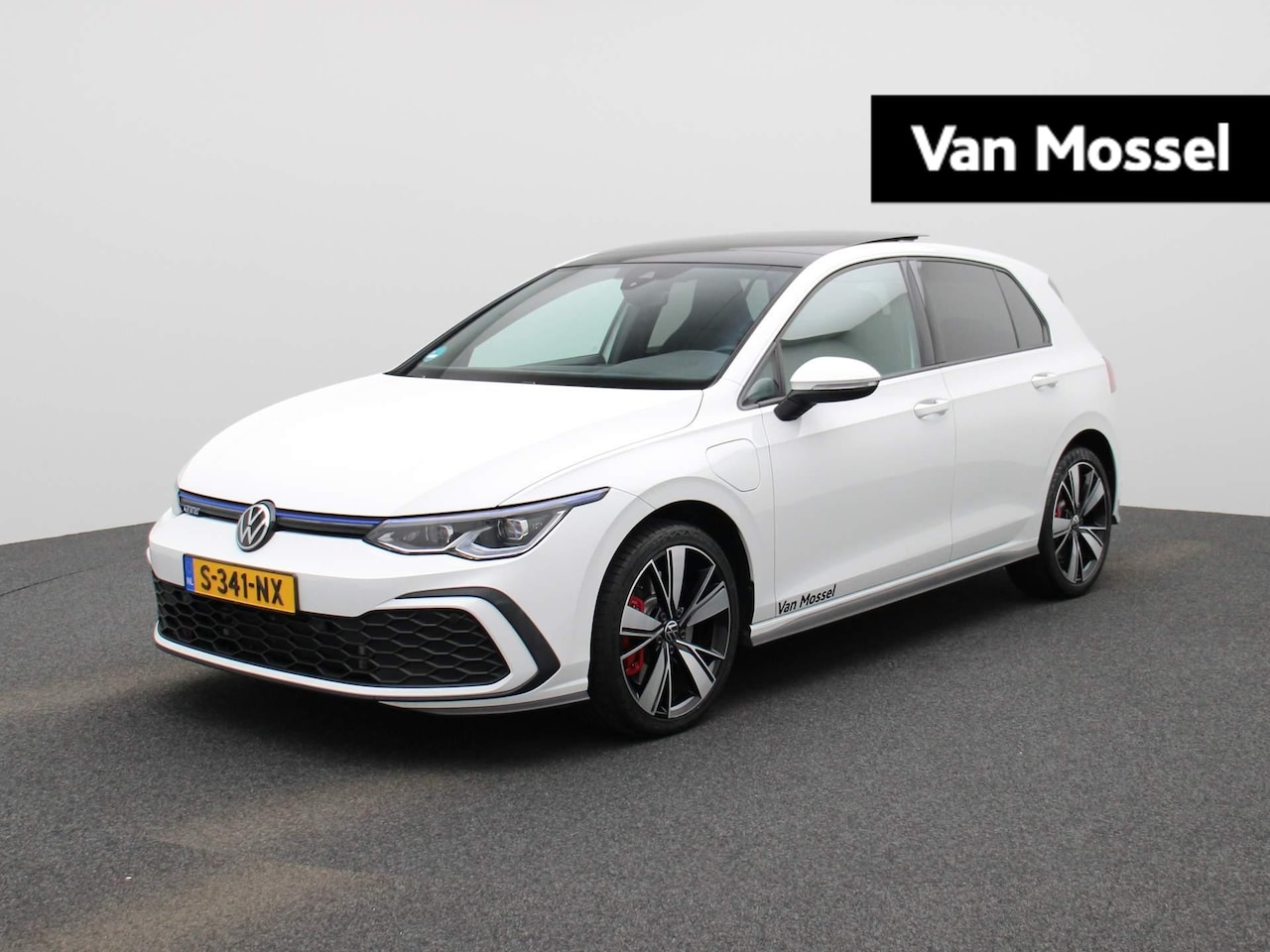 Volkswagen Golf - 1.4 eHybrid GTE 150 PK DSG | VIRTUAL COCKPIT | PANORAMADAK | IQ LIGHT | APPLE CARPLAY | AC - AutoWereld.nl