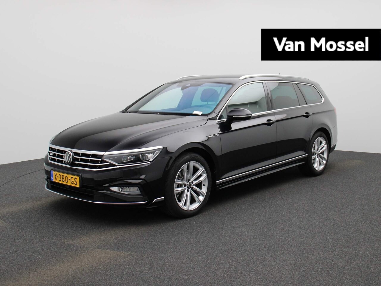 Volkswagen Passat Variant - 1.5 TSI R-Line Business + | Groot Navigatie | Stoelverwarming | Airco | Parkeersensoren Vo - AutoWereld.nl