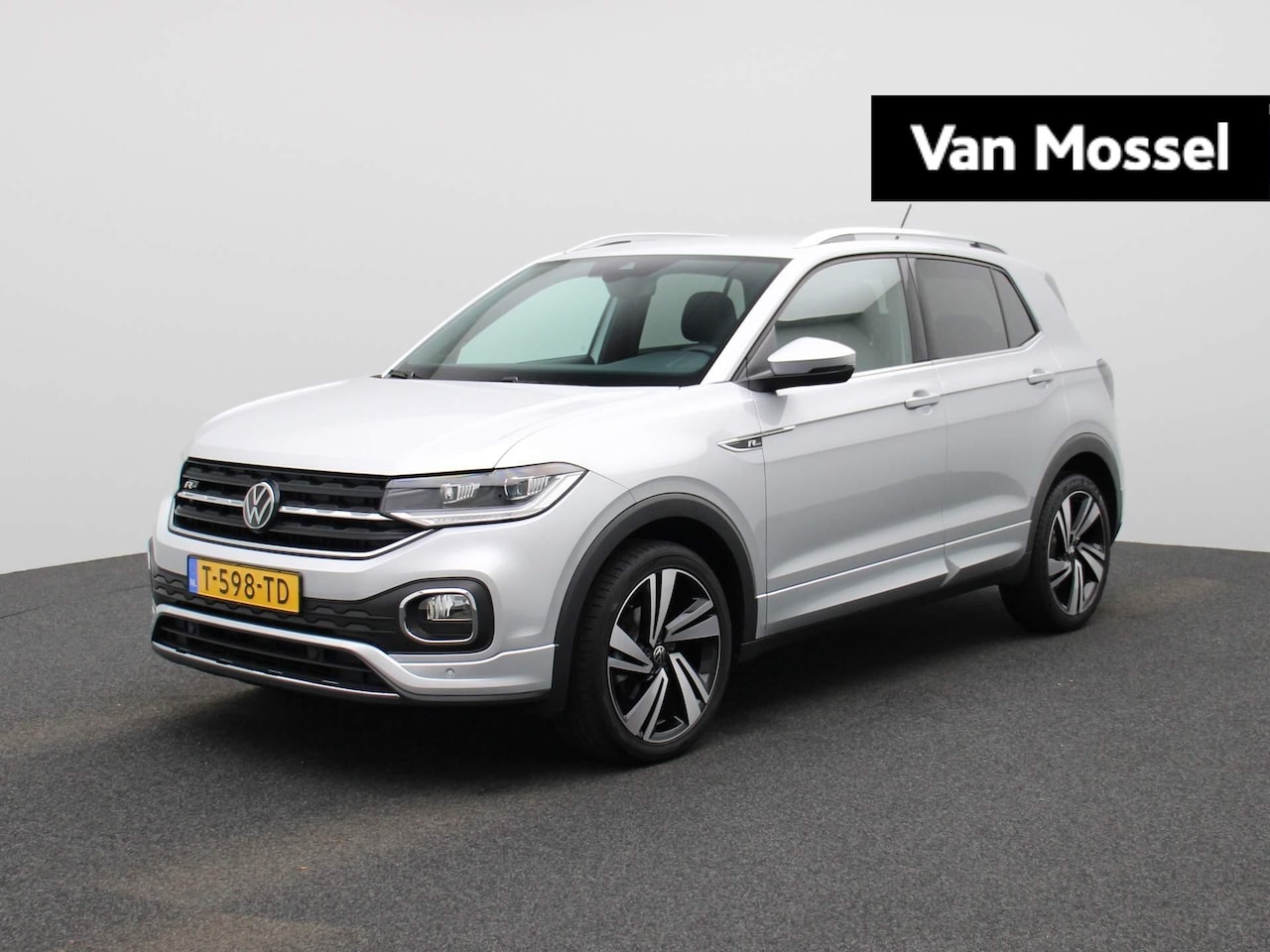 Volkswagen T-Cross - 1.0 TSI R-Line | Navigatie | Airco | 18 Inch | Parkeersensoren Voor/Achter  | LED | Camera - AutoWereld.nl