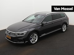 Volkswagen Passat Variant - 1.4 TSI PHEV GTE Business 218 PK | Automaat | Trekhaak | Panoramadak | Camera | Privacy gl