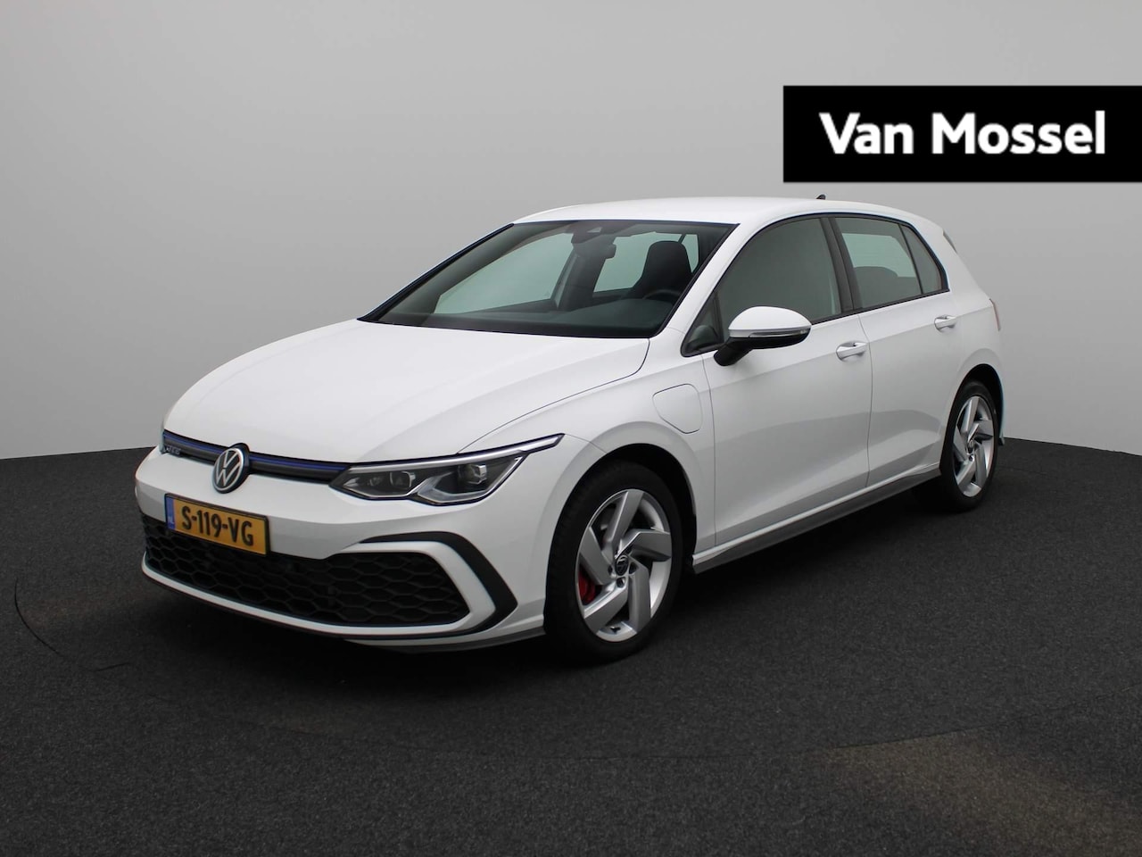 Volkswagen Golf - 1.4 eHybrid GTE PHEV 245 PK PHEV | Automaat | Navigatie | Parkeersensoren | Stuurverwarmin - AutoWereld.nl