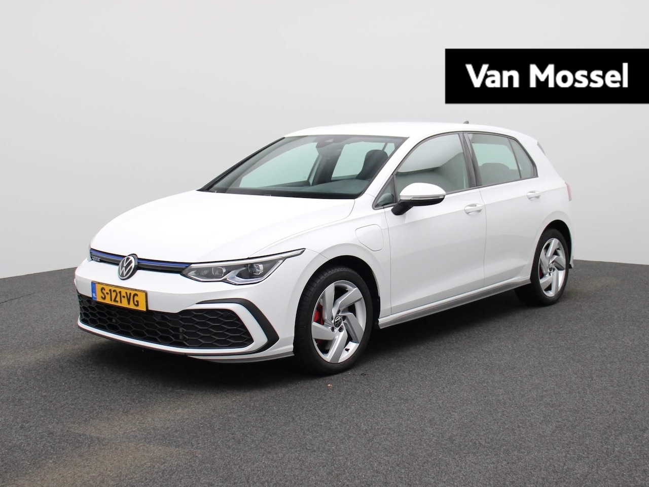 Volkswagen Golf - 1.4 eHybrid GTE 245 PK PHEV | Automaat | Navigatie | Parkeersensoren | Stuur & Stoelverwar - AutoWereld.nl