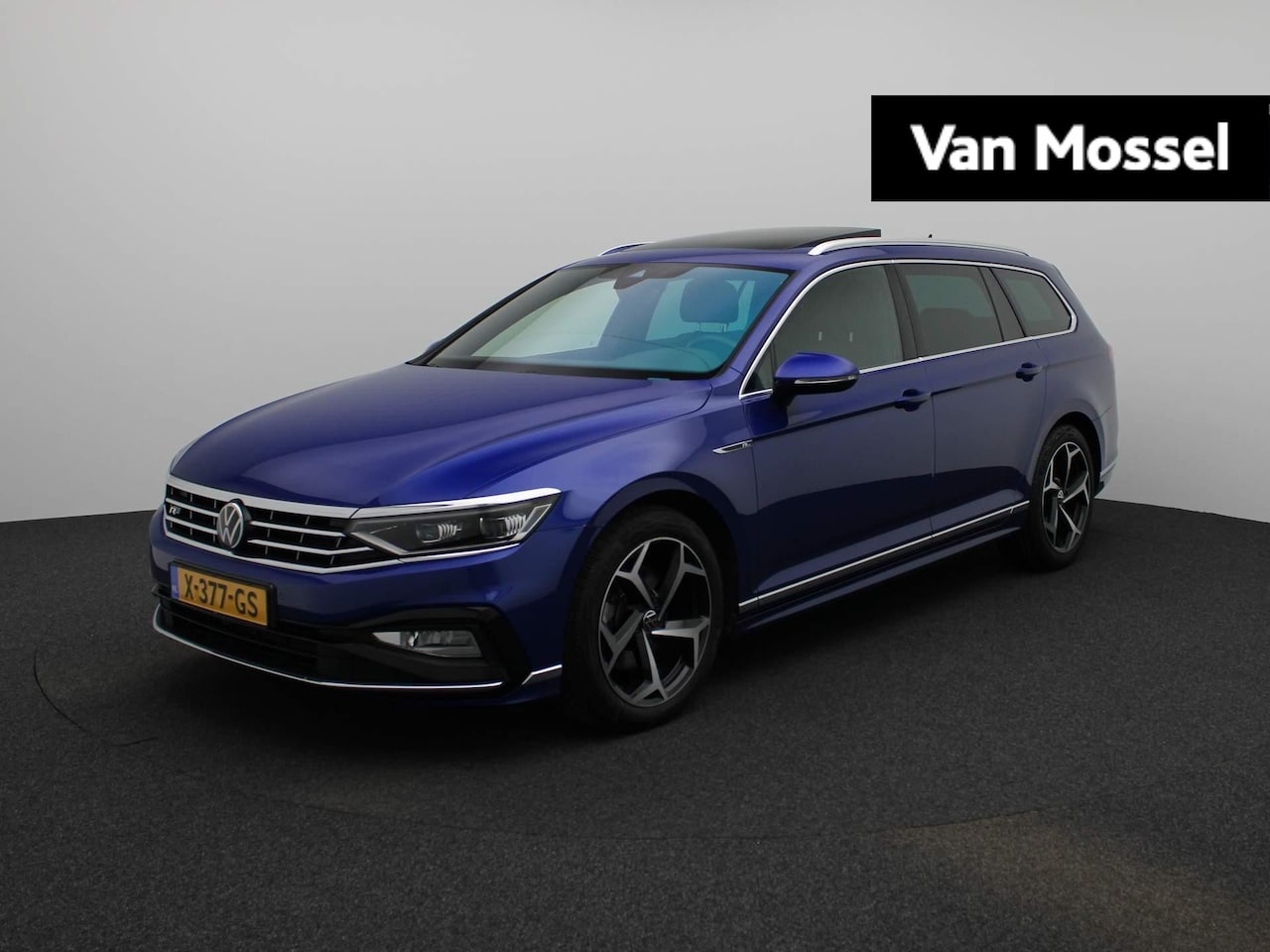 Volkswagen Passat Variant - 1.5 TSI Elegance Business R | Half-Leder | Navigatie | Airco | Parkeersensoren | Camera | - AutoWereld.nl