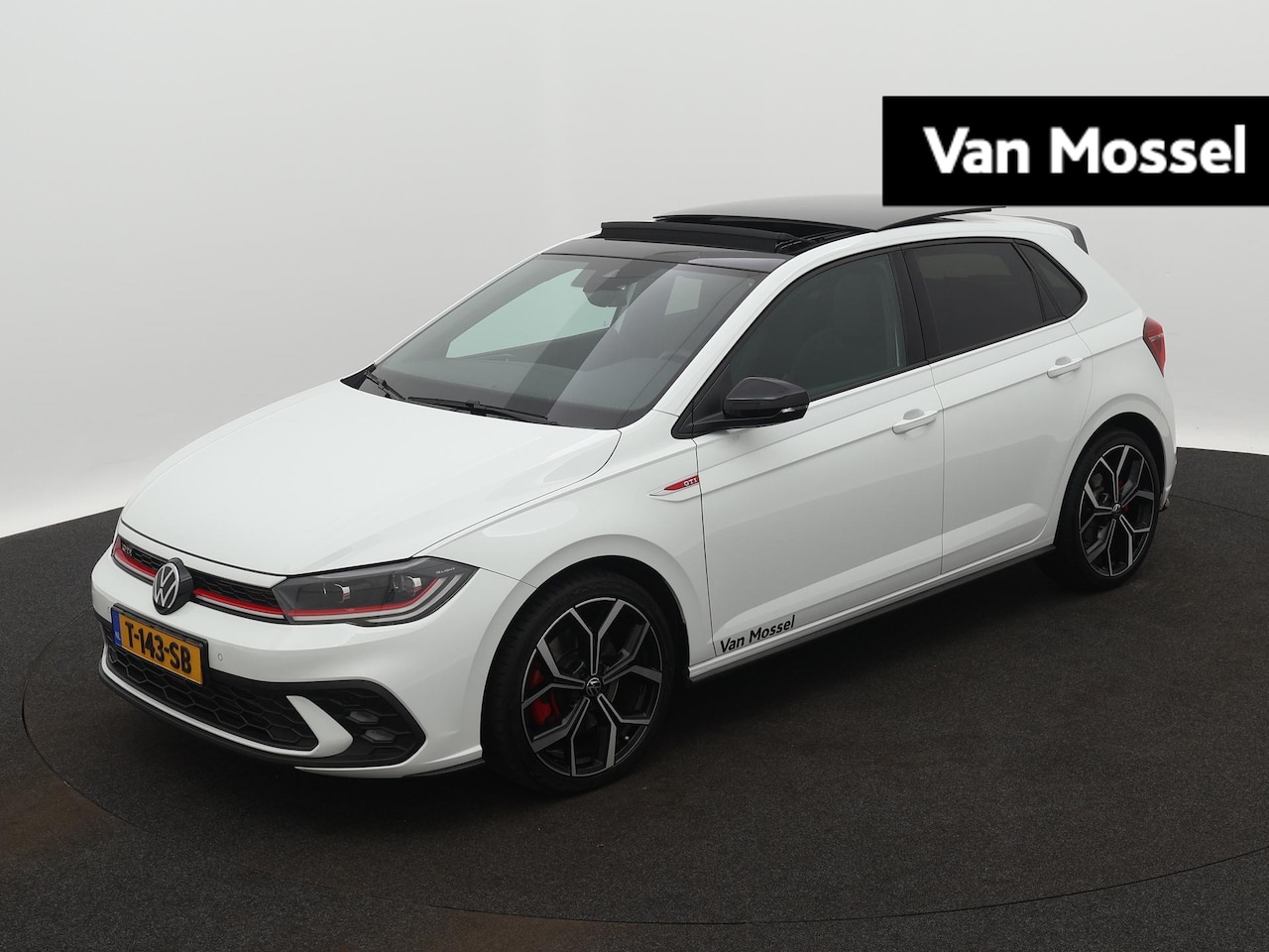 Volkswagen Polo - 2.0 TSI GTI 207PK | Panoramadak | Digitale cockpit | Parkeersensoren | Achteruitrijcamera - AutoWereld.nl