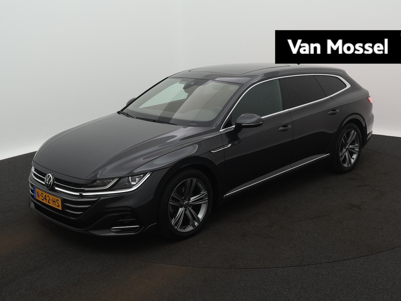 Volkswagen Arteon Shooting Brake - 2.0 TSI R-Line Business+ 190 PK | R-Line | Automaat | Panoramadak | Navigatie | Parkeersen - AutoWereld.nl