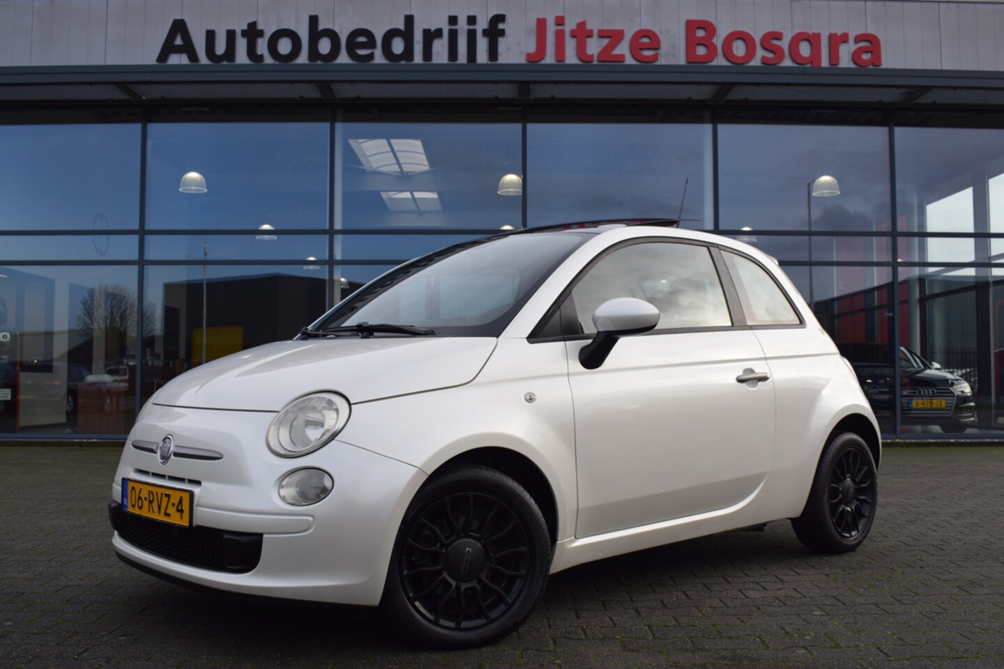 Fiat 500 - 0.9 TwinAir Sport Panoramadak | Half Leder | Sportstoelen | Telefonie | 15 Inch LMV - AutoWereld.nl