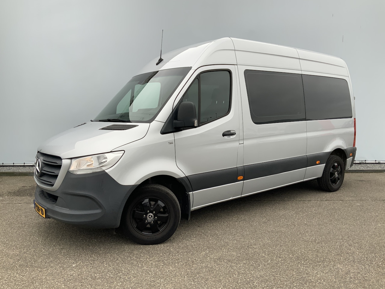 Mercedes-Benz Sprinter - 214 2.2 CDI L2H2 Dub Cab 5 Zits Airco Cruise Camera Voor & Achter Alu Velg. Apple carplay - AutoWereld.nl