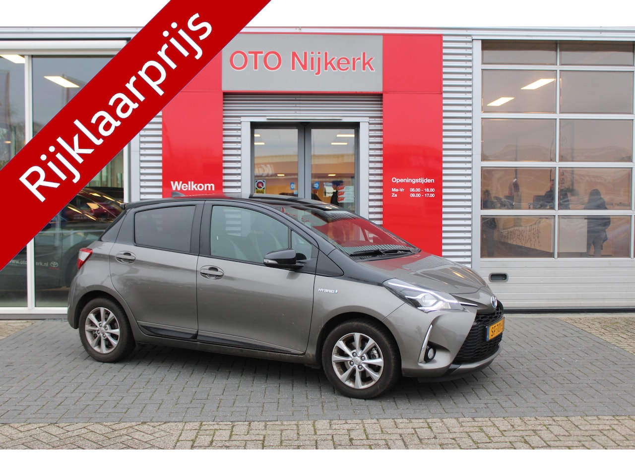 Toyota Yaris - 1.5 Hybrid Bi-Tone *Met trekhaak!* - AutoWereld.nl