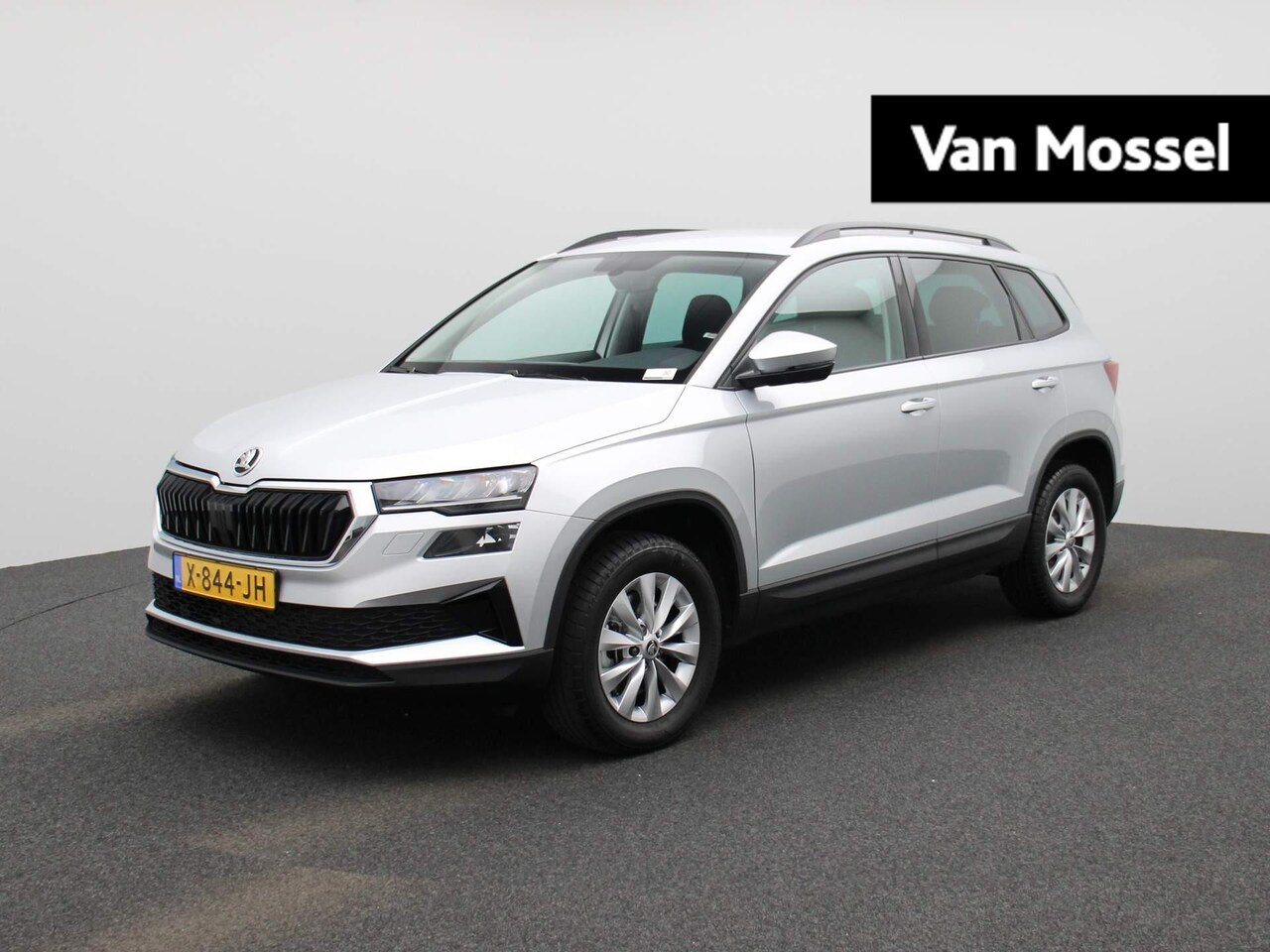 Skoda Karoq - 1.5 TSI ACT Business Edition 150 PK AUTOMAAT | Navigatie | Stoelverwarming | Climate Contr - AutoWereld.nl