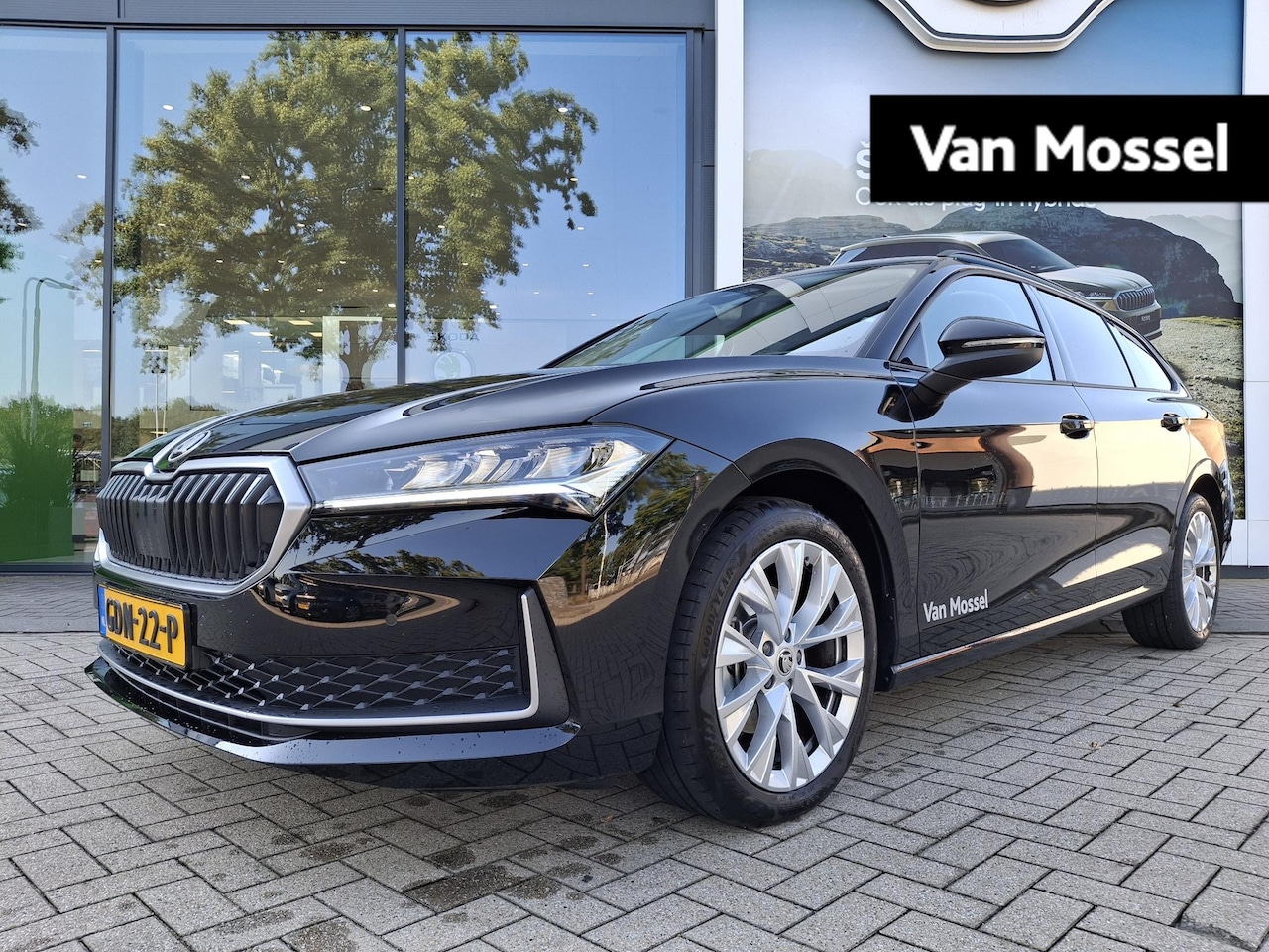 Skoda Superb Combi - 1.5 TSI MHEV First Edition Adaptive cruise control | Stoelmassage | Navigatie | - AutoWereld.nl