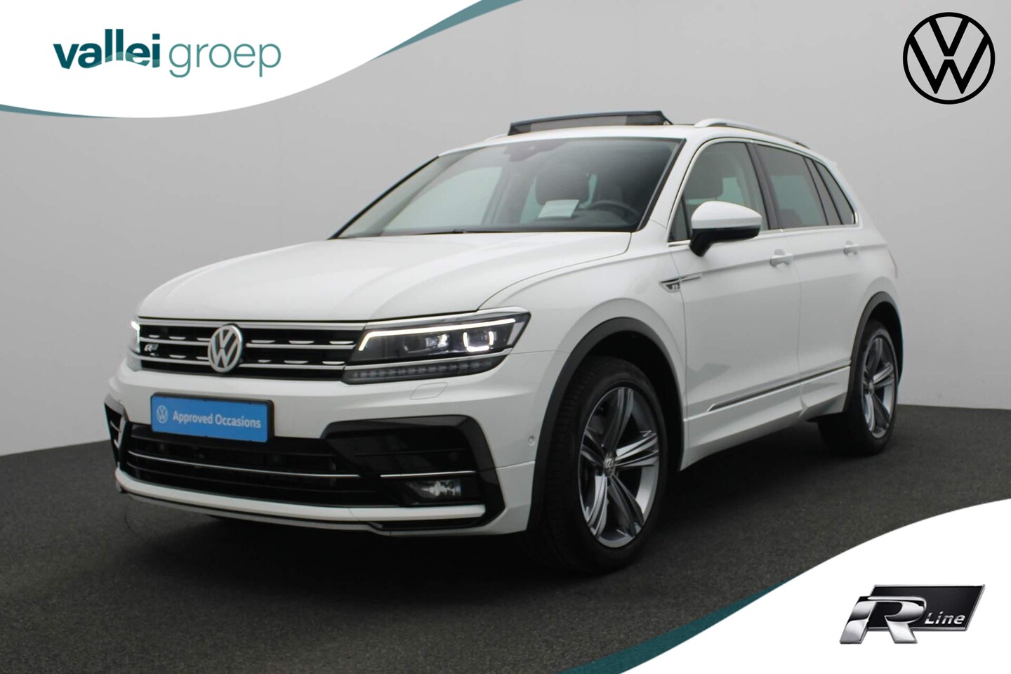 Volkswagen Tiguan - 2.0 TSI 190PK DSG 4Motion Highline Business R | R-Line ext. | Pano | Trekhaak | HUD | 19 i - AutoWereld.nl