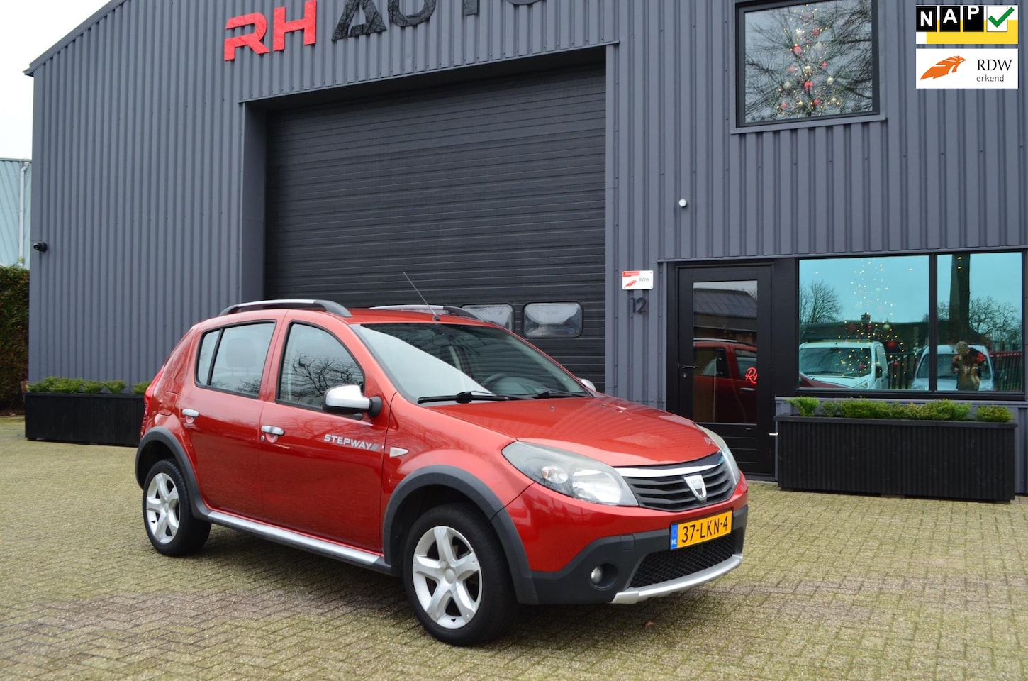 Dacia Sandero Stepway - 1.6 | trekhaak | Airco | Riem vervangen - AutoWereld.nl