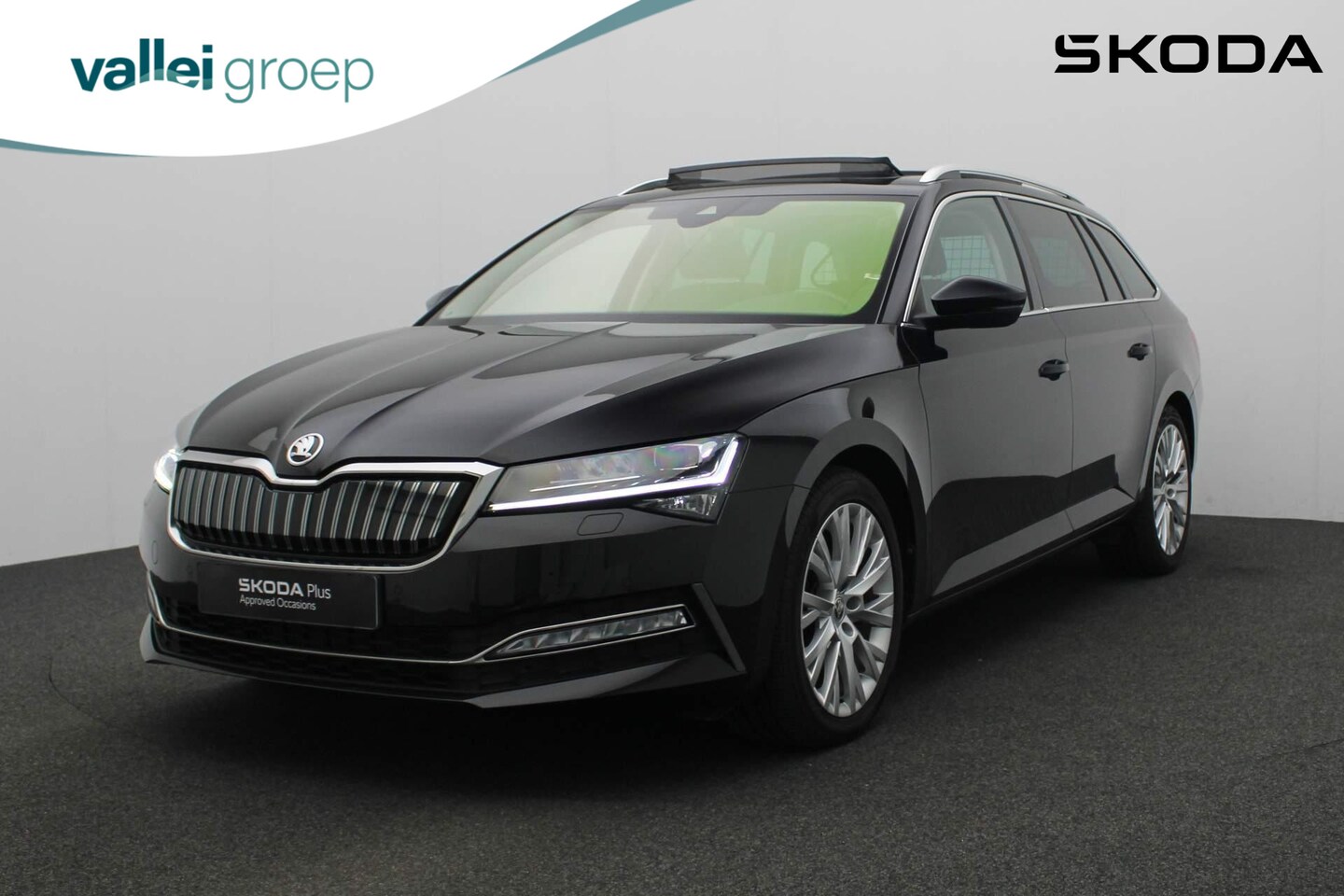 Skoda Superb Combi - 1.4 TSI 218PK DSG iV Style | Pano | Parkeersensoren voor/achter | Stoelverwarming | Cruise - AutoWereld.nl