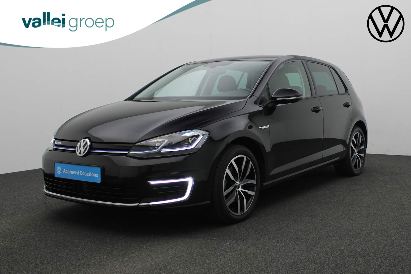 Volkswagen e-Golf - 136PK | Navi | Parkeersensoren voor/achter | ACC - AutoWereld.nl