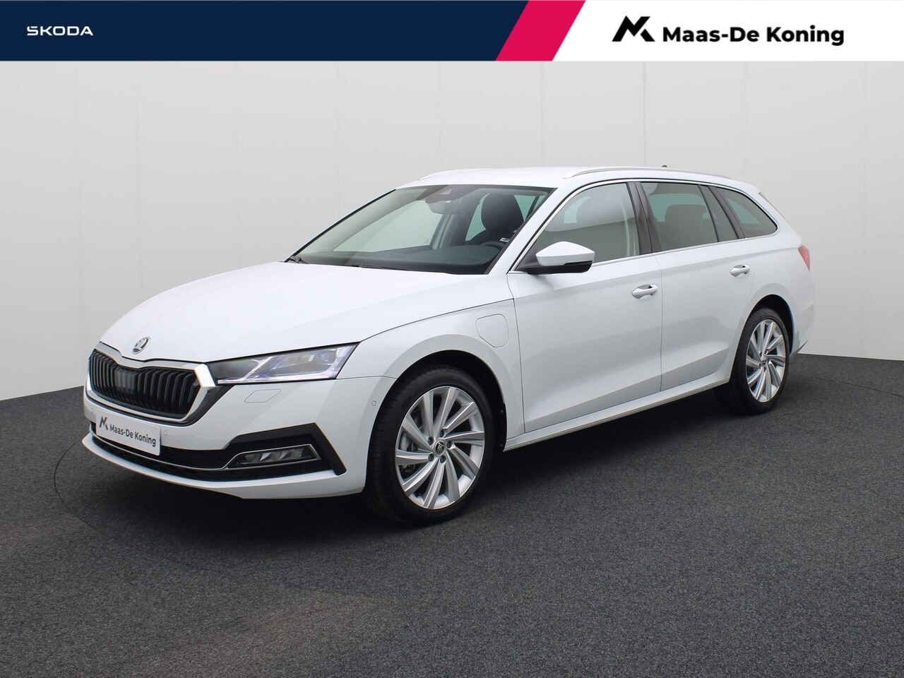 Skoda Octavia Combi - 1.4 TSI 150kW/204PK DSG iV PHEV Style · Keyless · Camera · Side Assist · Elek. Achterklep - AutoWereld.nl