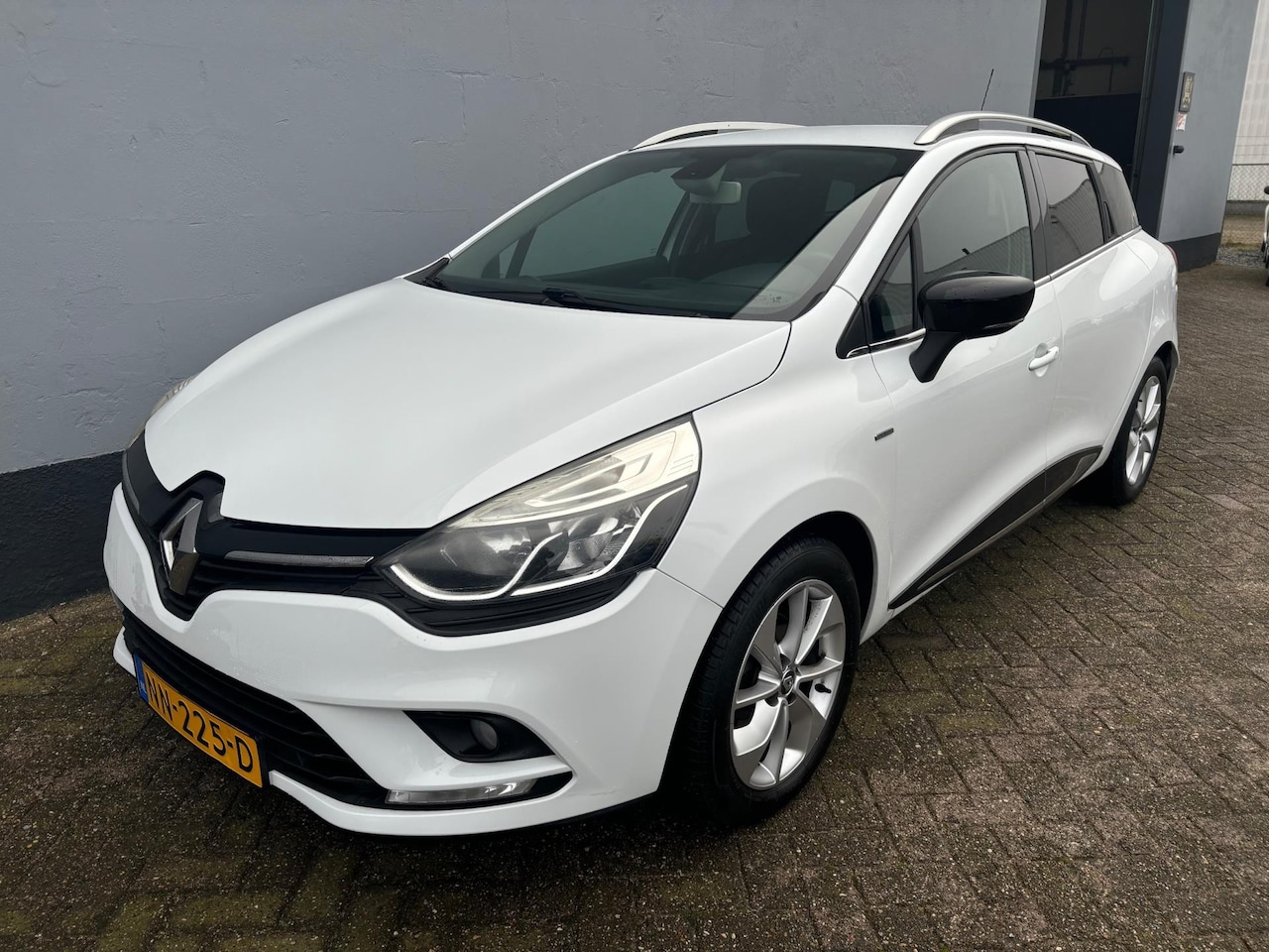 Renault Clio Estate - 0.9 TCe Limited - Dealer Onderhouden - Navigatie - AutoWereld.nl