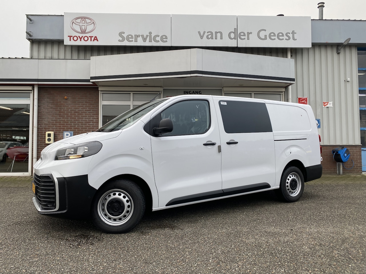 Toyota PROACE Long Worker - 2.0 D-4D Challenger DC NIEUW ZONDER BPM DIRECT LEVERBAAR - AutoWereld.nl