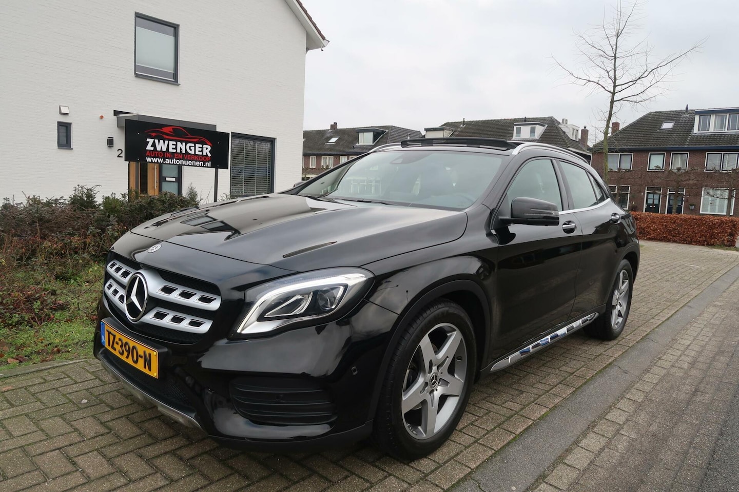 Mercedes-Benz GLA-Klasse - 200 Aut AMG|PANORAMADAK|360CAMERA|MEMORY|LEDER|SFEERVERLICHTING|DEALER ONDERHOUDEN|FACELIF - AutoWereld.nl