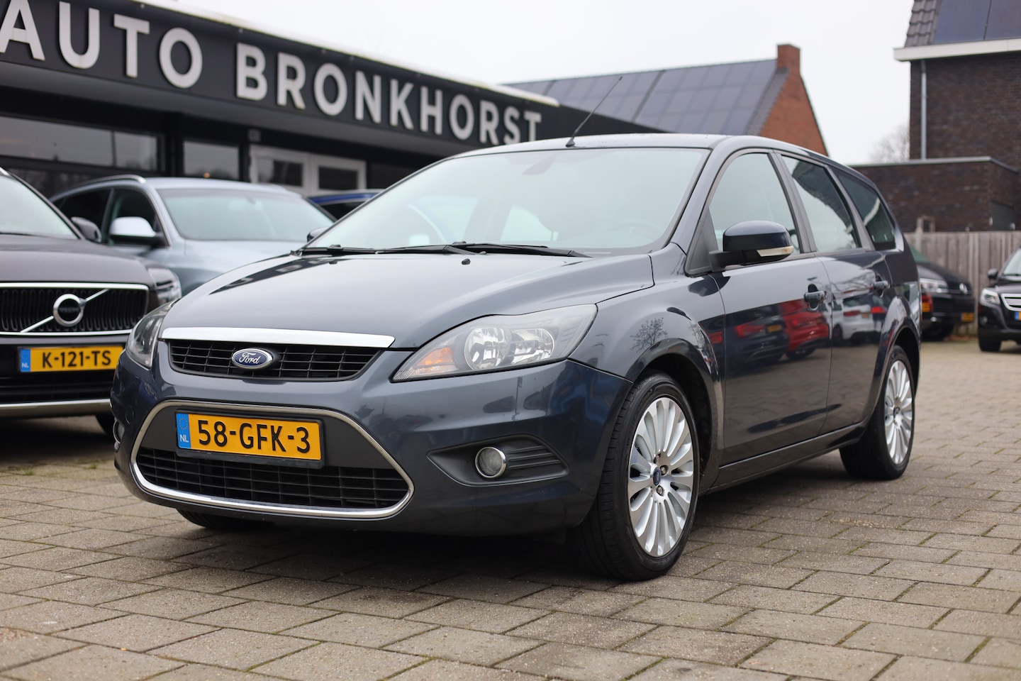 Ford Focus Wagon - 1.6 TITANIUM | CLIMA | CRUISE | TREKHAAK - AutoWereld.nl