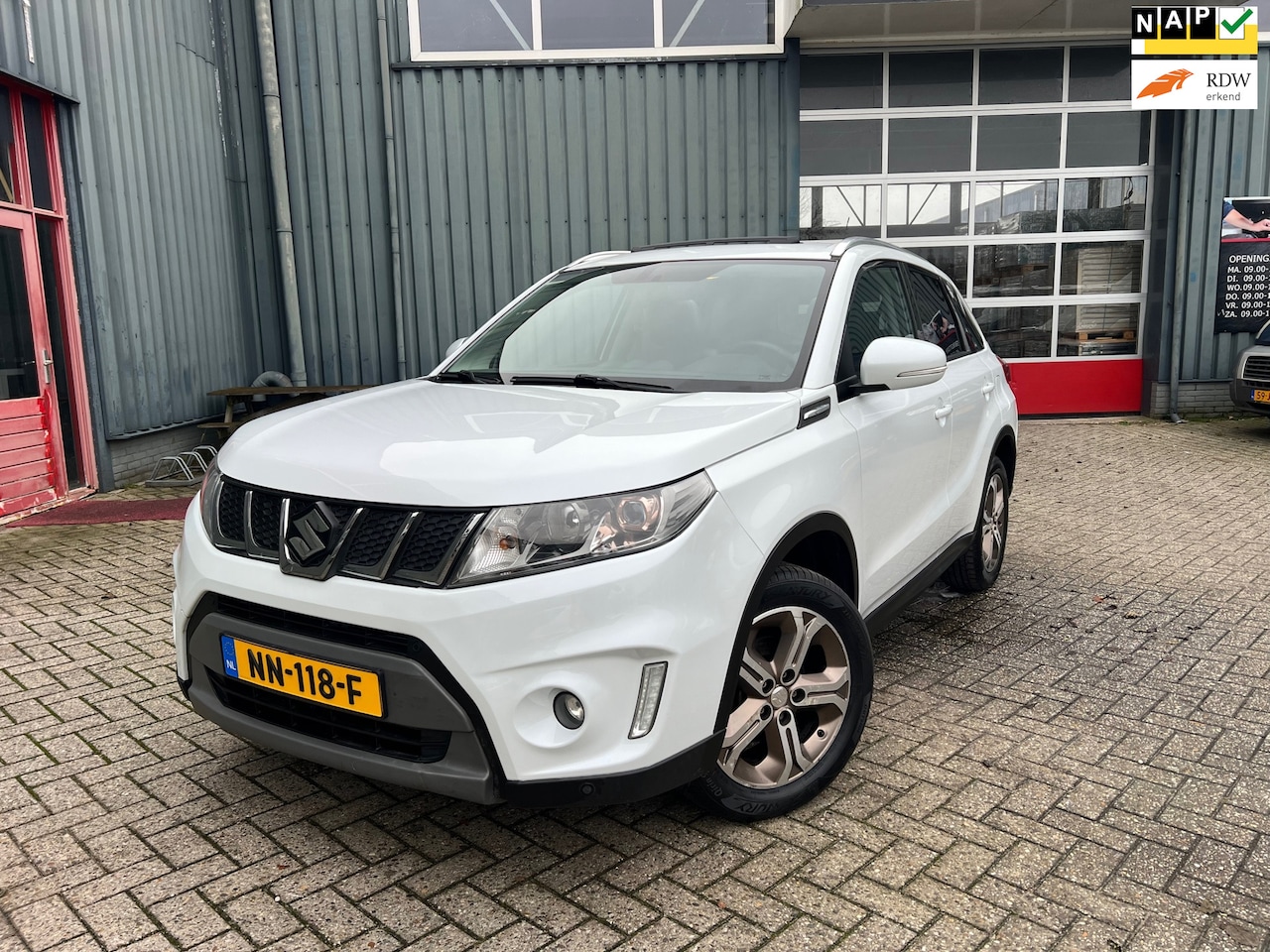 Suzuki Vitara - 1.6 Experience 1ste Eigenaar / Pano / Navi / NAP / APK / Trekhaak / Airco - AutoWereld.nl