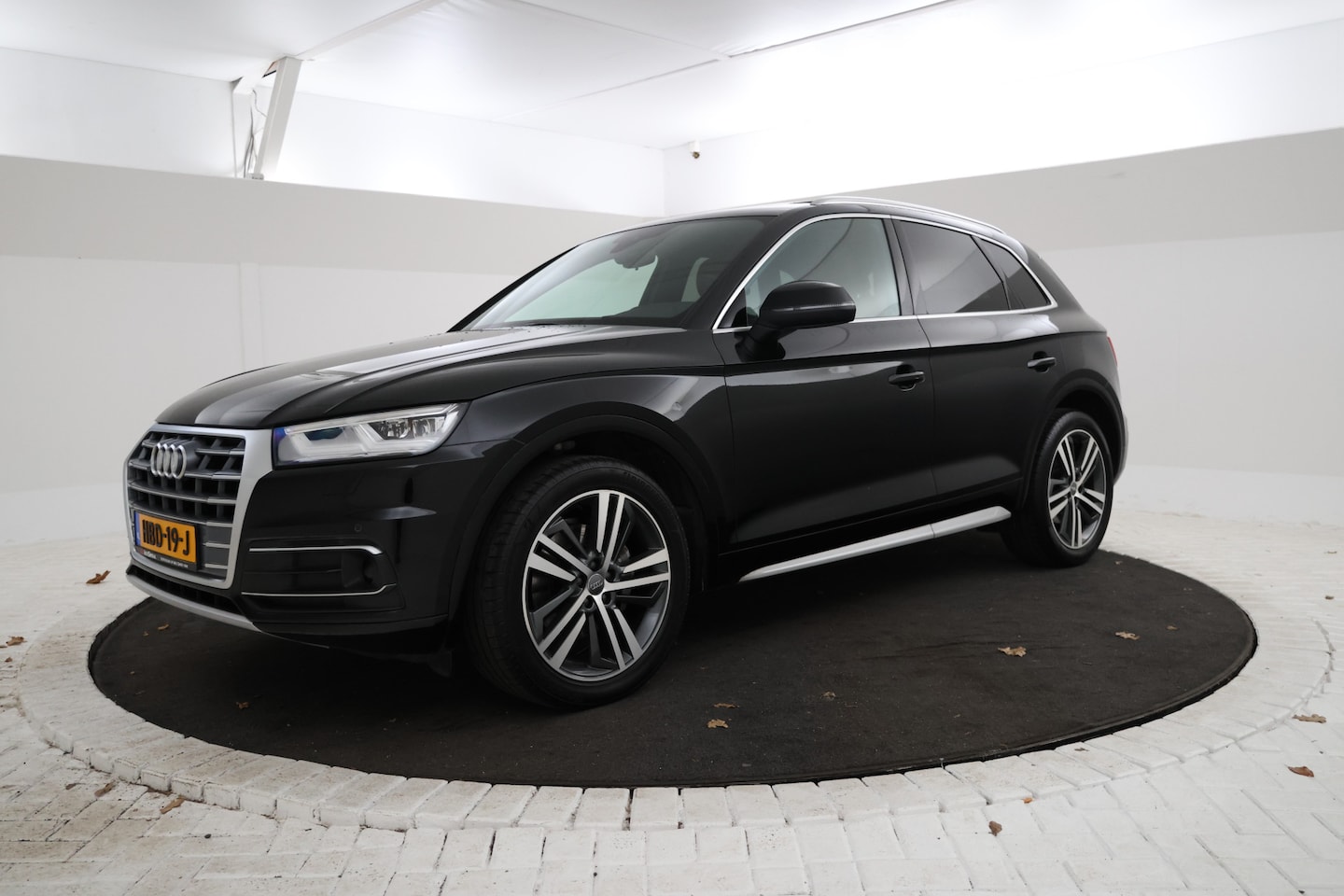 Audi Q5 - 35 TDI quattro Pro Line Navigatie, Panorama, Leer, Trekhaak - AutoWereld.nl