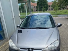 Peugeot 206 - 1.4 drs