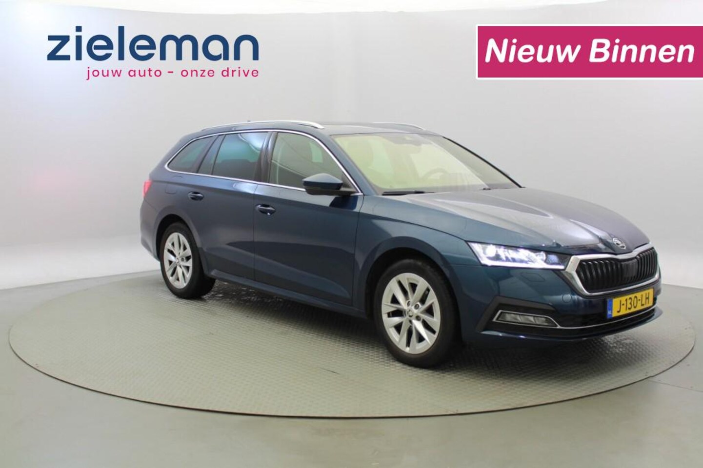 Skoda Octavia Combi - 1.5 TSI Combi First Edition 150PK - Carplay, Panorama, Stoelverw - AutoWereld.nl