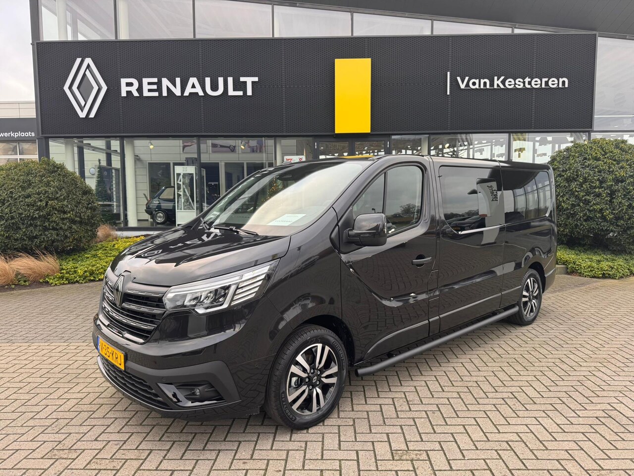 Renault Trafic - GBDC 2.0 Blue dCi 170pk L2H1 5P T29 Extra Anniversary/ dubbel cabine / Trekhaak / Navigati - AutoWereld.nl