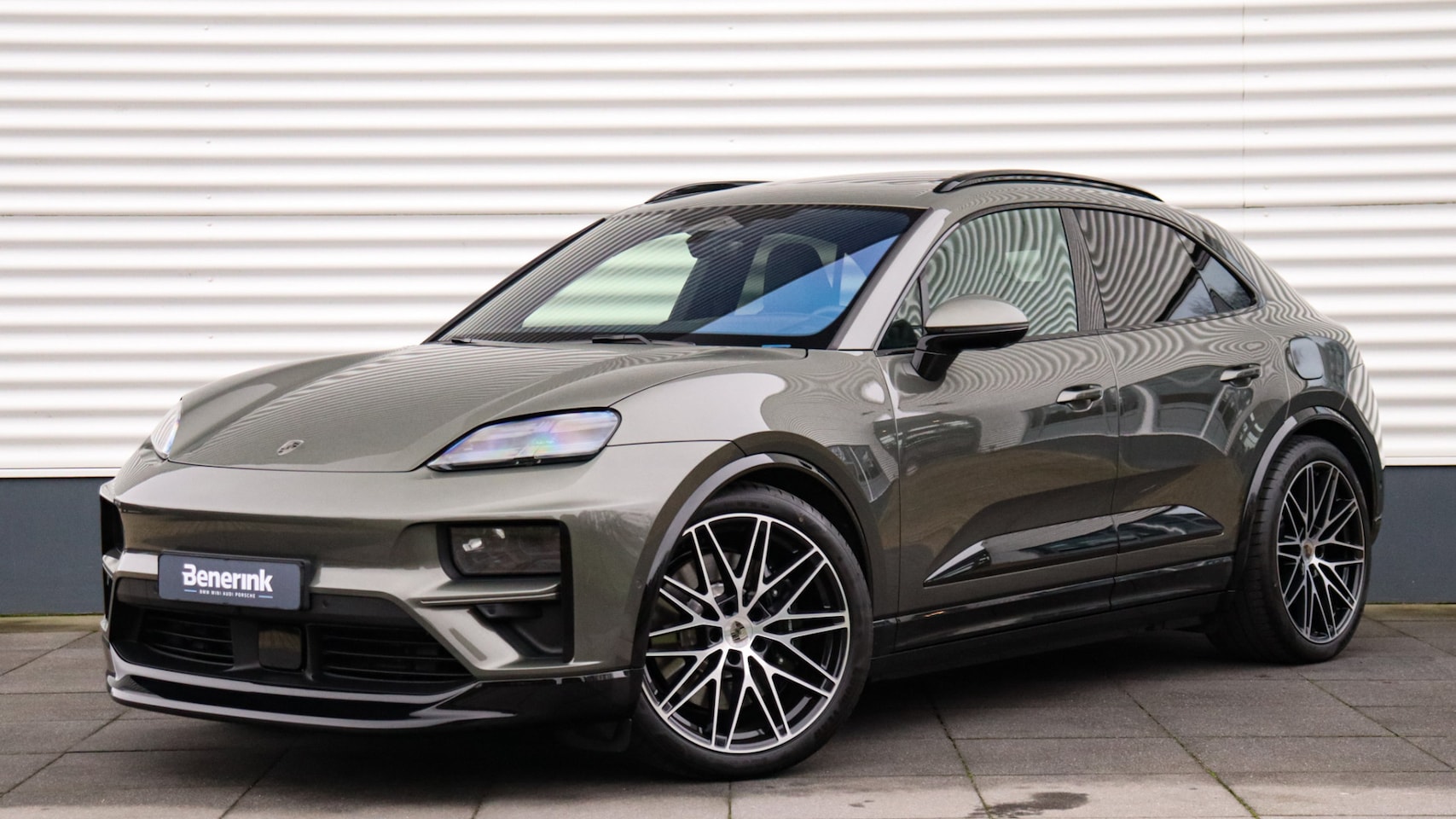 Porsche Macan - Turbo | Head-up | InnoDrive | Achterasbesturing | Panoramadak | BOSE Sound | Matrix LED - AutoWereld.nl