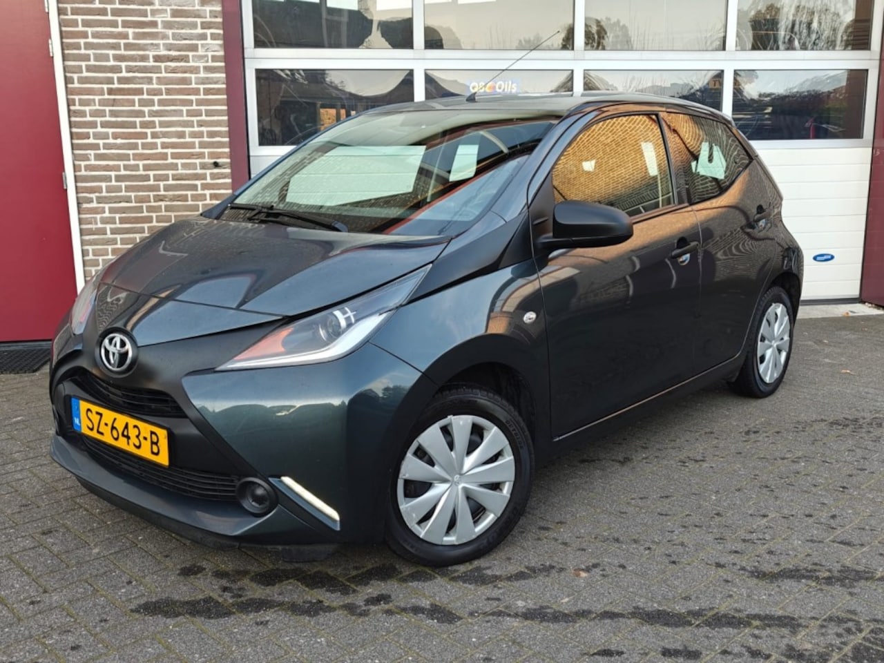 Toyota Aygo - 1.0 VVT -i x-fun - Airco - cruise control - Tomtom - Prijs all-i - AutoWereld.nl