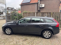 Volvo V60 - 1.6 T3 Kinetic nieuwstaat