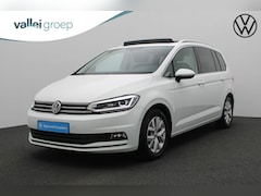 Volkswagen Touran - 1.0 TSI 115PK Highline - Origineel NL | Pano | Trekhaak | Navi Discover Pro | Keyless | Ca