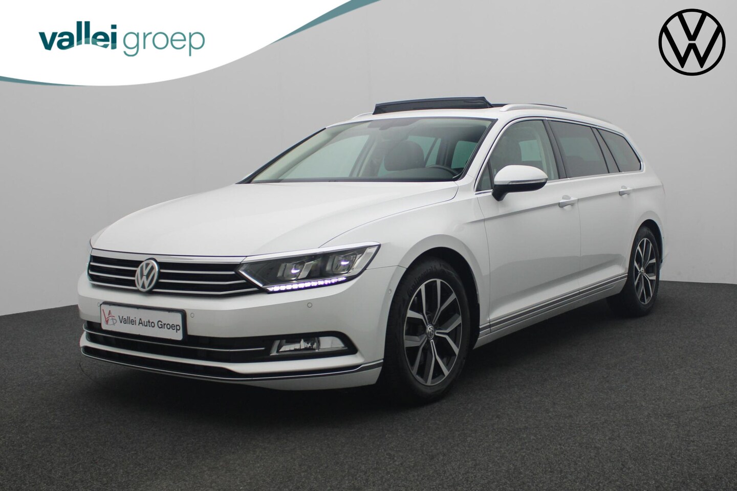 Volkswagen Passat Variant - 1.4 TSI 150PK ACT Highline - Origineel NL | Pano | Navi | Leder/alcantara | ACC | Clima | - AutoWereld.nl