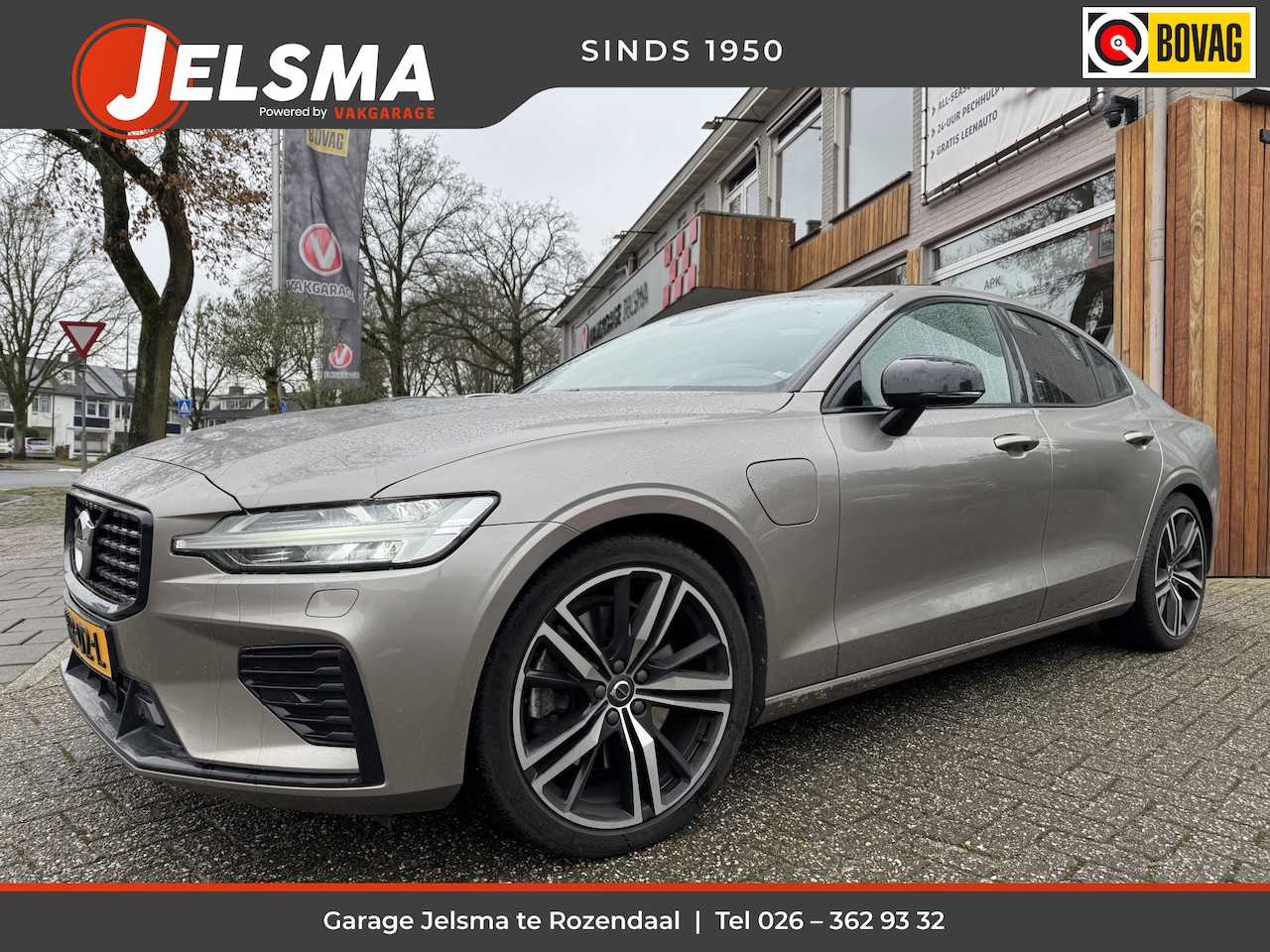 Volvo S60 - Recharge T8 AWD 390pk R-Design, Pano | Camera | CarPlay - AutoWereld.nl