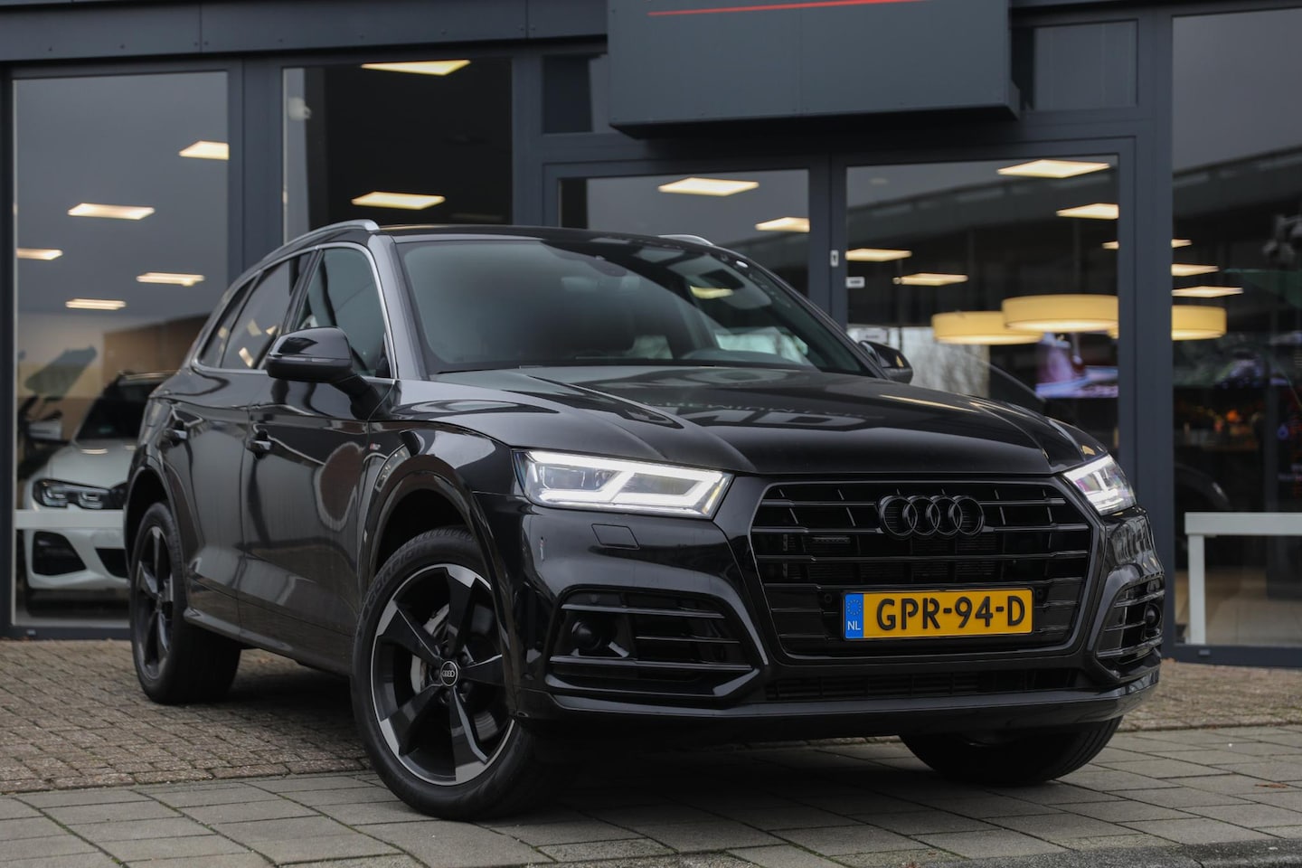 Audi Q5 - 55 TFSI e S edition | Massage | Schuif-kantel dak | Trekhaak elektrisch | B&O - AutoWereld.nl