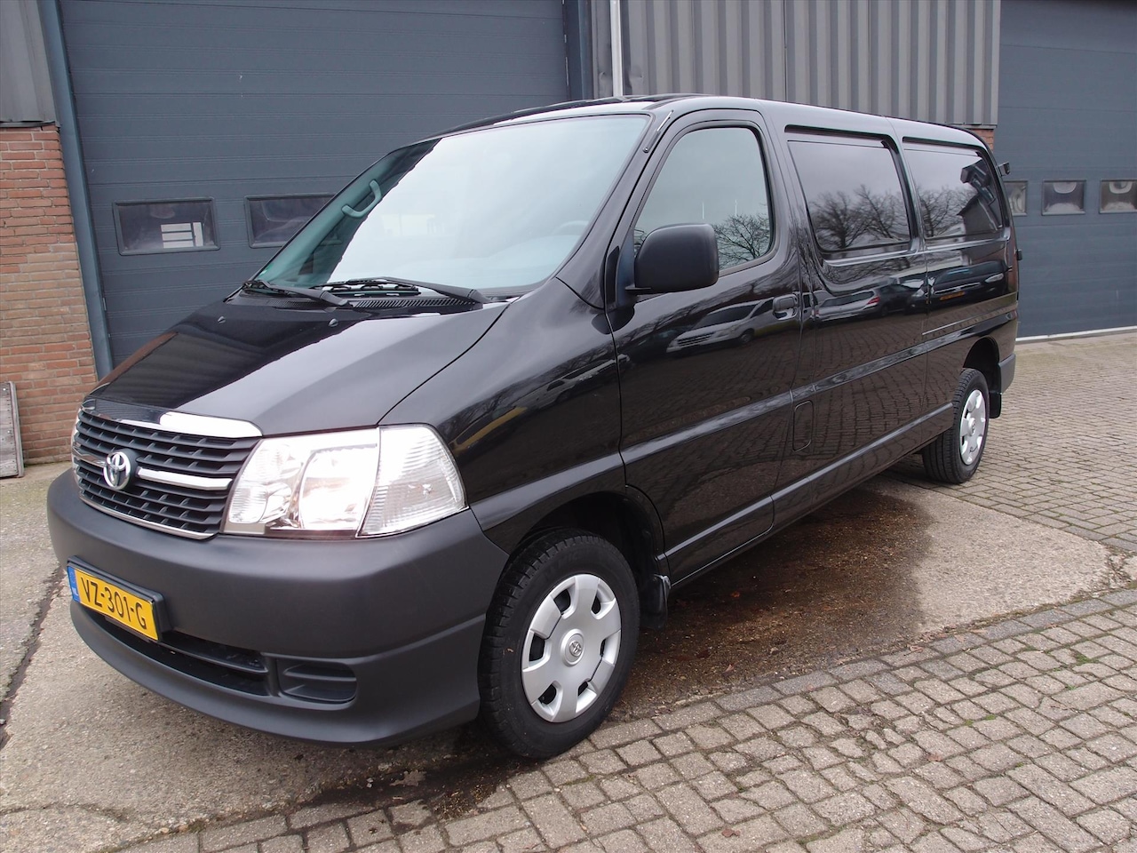 Toyota HiAce - 2.5 D4-D 90 LONG " Auto in New staat " - AutoWereld.nl