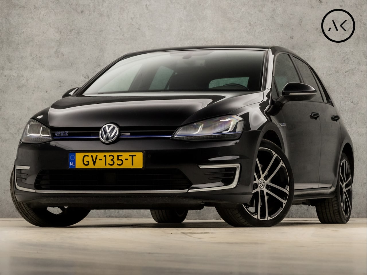 Volkswagen Golf - 1.4 TSI GTE 204Pk Automaat (NAVIGATIE, LEDEREN SPORTSTOELEN, STOELVERWARMING, CLIMATE, GET - AutoWereld.nl