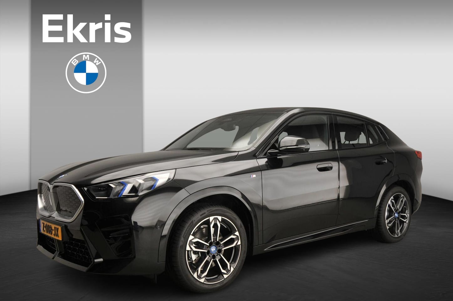 BMW iX2 - xDrive30 M-Sportpakket | LED | Leder | HUD | Schuifdak | Elektr. zetels | Keyles go | DAB - AutoWereld.nl