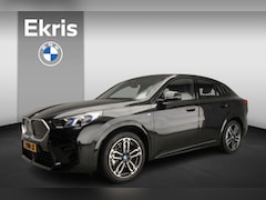 BMW iX2 - xDrive30 M-Sportpakket | LED | Leder | HUD | Schuifdak | Elektr. zetels | Keyles go | DAB