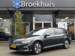 Volkswagen Passat Variant - 1.4 TSI PHEV 218PK GTE Business | TREKHAAK | ADAPTIVE CRUISE | NAVI | STOELVERWARMING |