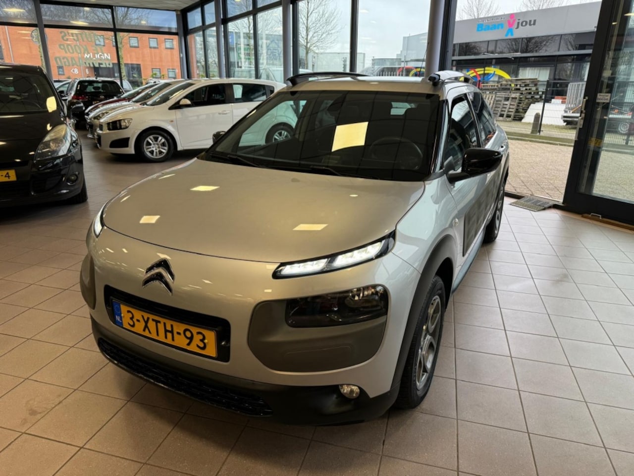 Citroën C4 Cactus - 1.2 VTi Shine 1e EIGENAAR APK 11-25 BJ 2014 !!! - AutoWereld.nl