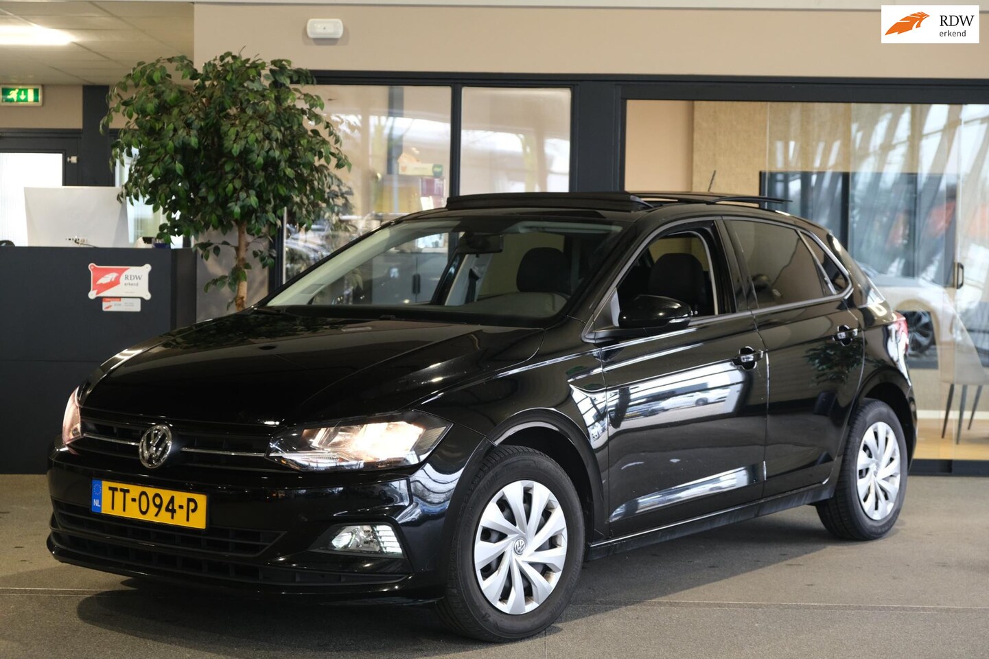 Volkswagen Polo - 1.0 TSI Pano Navi Acc Cam DAB Airco Mf-stuur - AutoWereld.nl