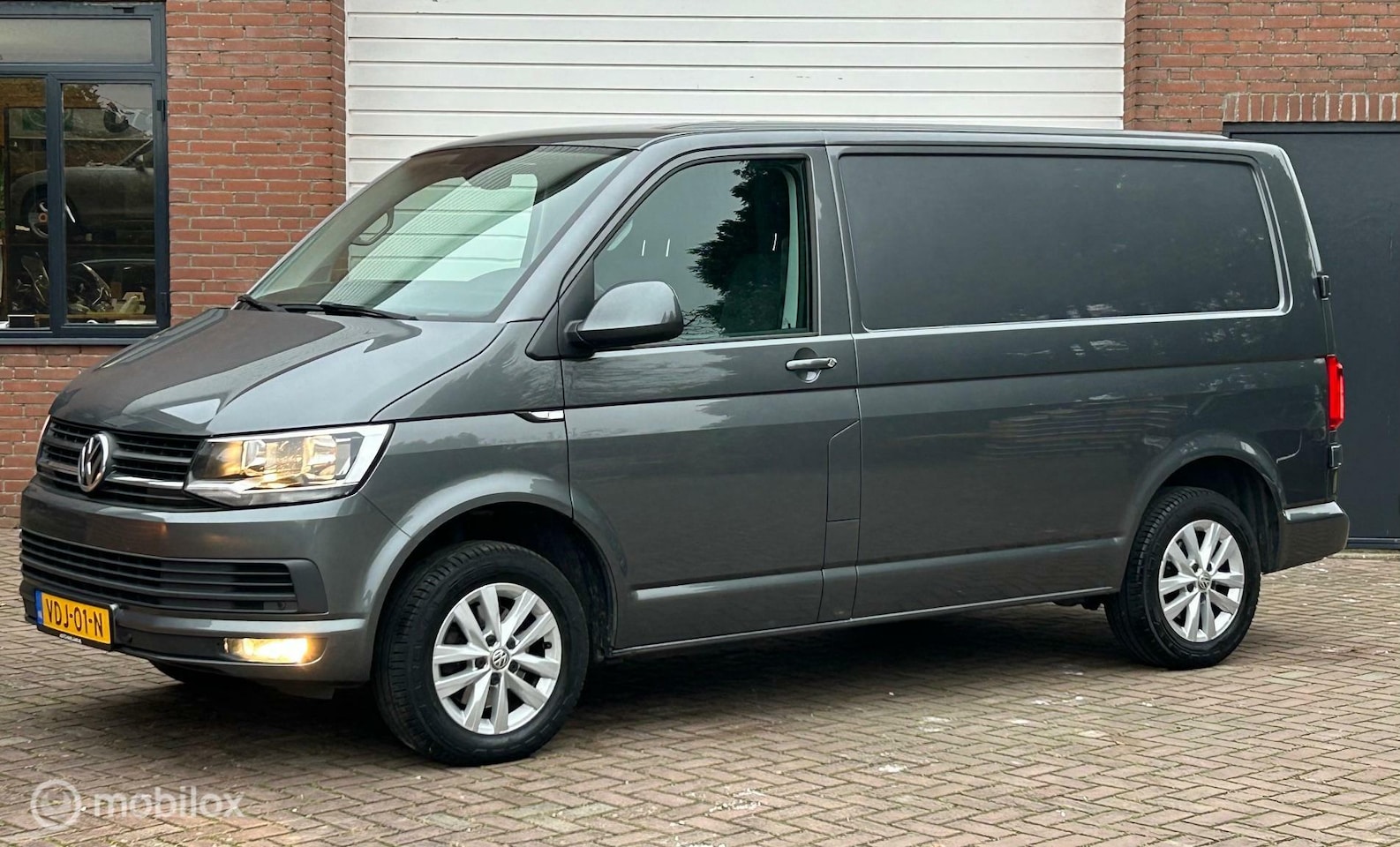 Volkswagen Transporter - 2.0 TDI L1H1 Highline Apple Carplay Navi PDC - AutoWereld.nl