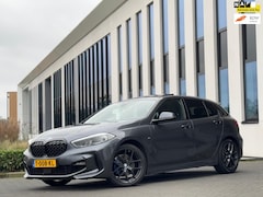 BMW 1-serie - 118i M-sport pakket, panoramadak, achteruitrijcamera, Led verlichting, stoelverwarming