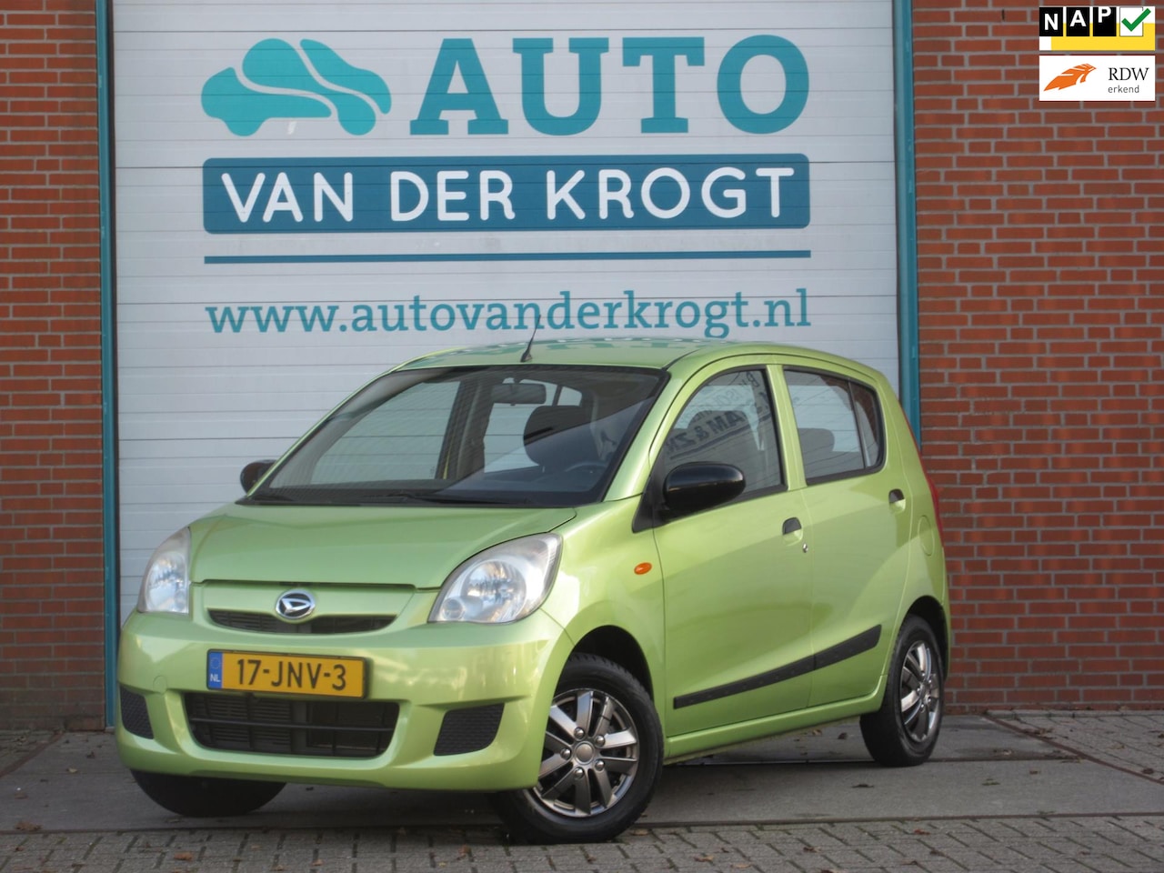 Daihatsu Cuore - 1.0 Comfort Airco 1.0 Comfort Airco, Schuifbank APK 11-2025 - AutoWereld.nl