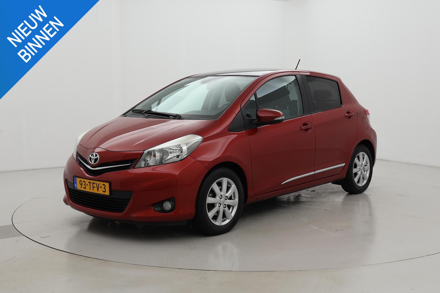 Toyota Yaris - 1.3 VVT-i Executive Panoramadak Navigatie - AutoWereld.nl